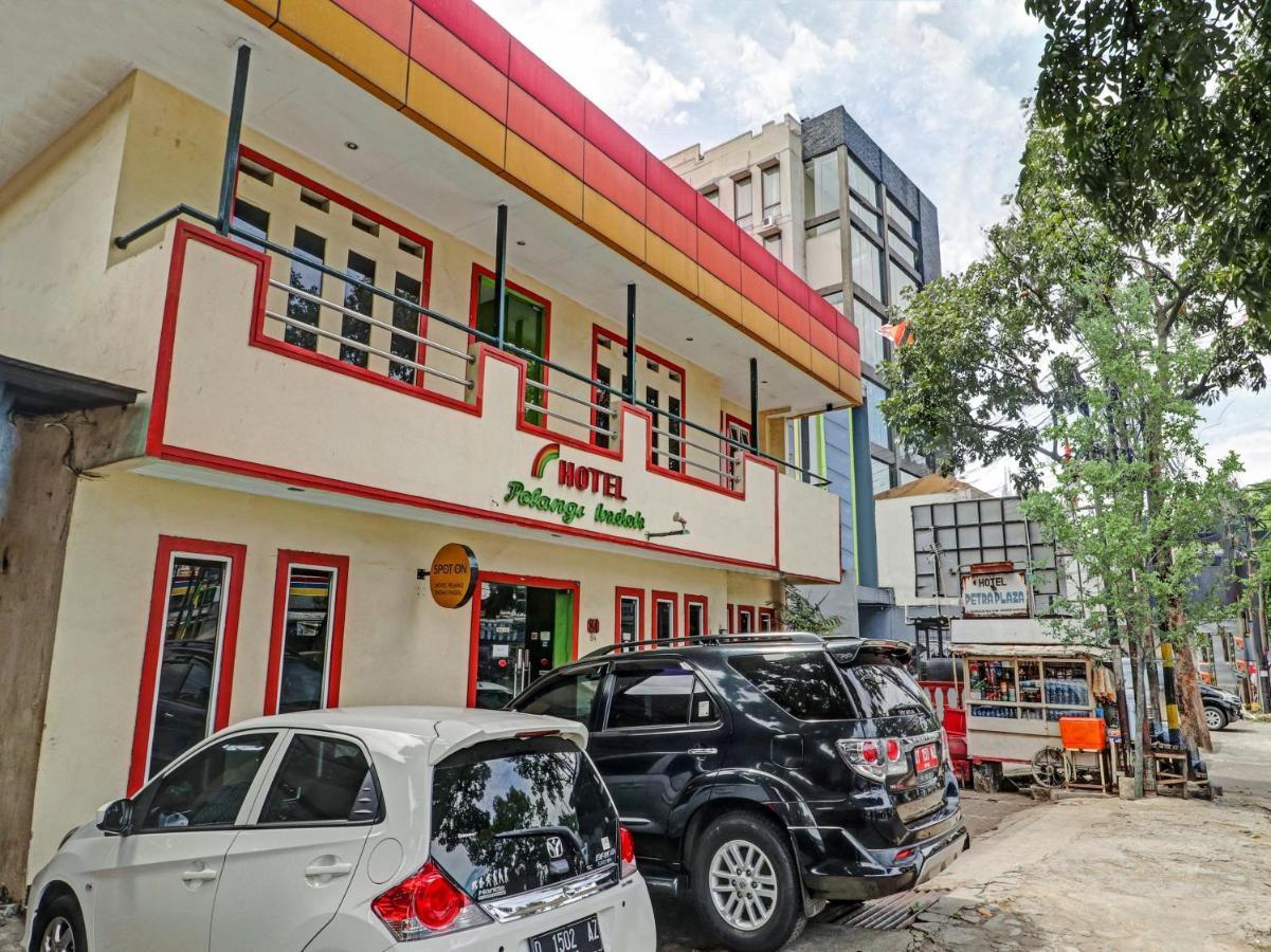 Spot On 90632 Hotel Pelangi Indah Paskal Bandung Exterior photo